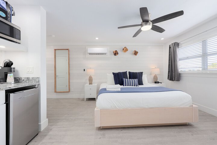 Siesta Key Beach Resort and Suites