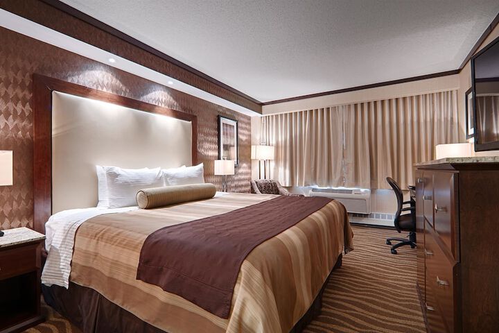 Best Western Premier Denham Inn & Suites