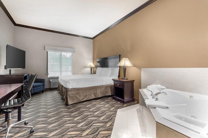 Best Western Red River Inn & Suites