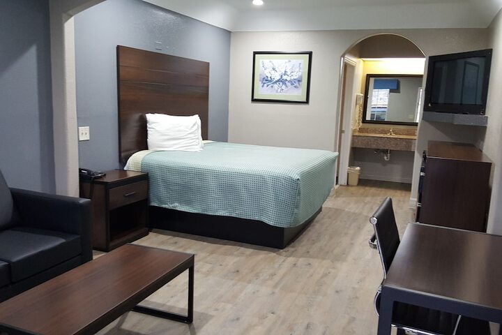Room 35 of 53