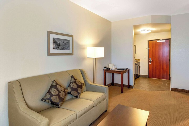 Room 12 of 30