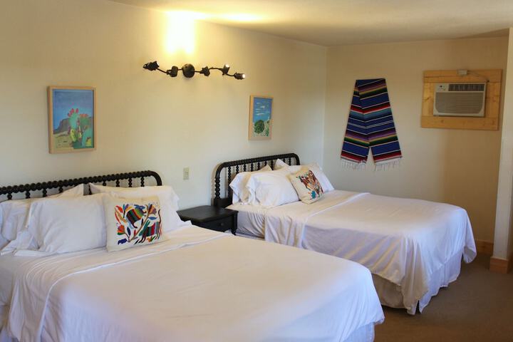 Room 32 of 80