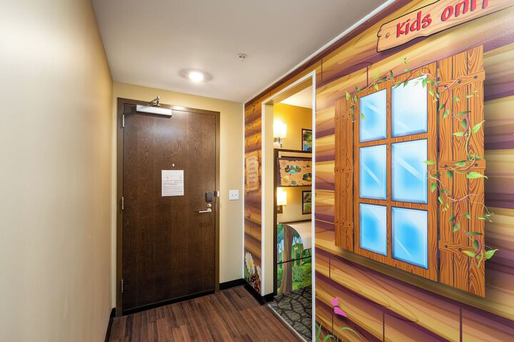 Country Cascades Waterpark Resort