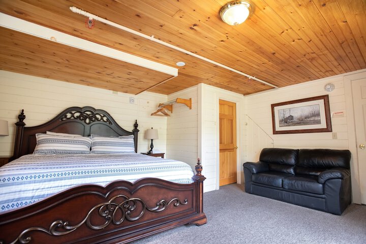 Room 27 of 153
