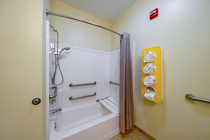 Motel 6 Rhome TX