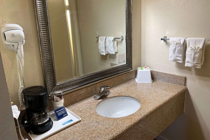 Room 25 of 36