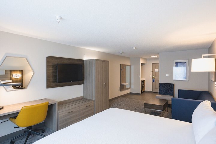 Room 105 of 145