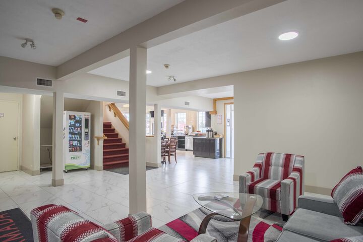 Ramada by Wyndham 100 Mile House