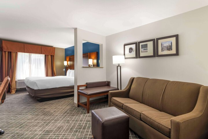 Comfort Suites Atlanta Airport
