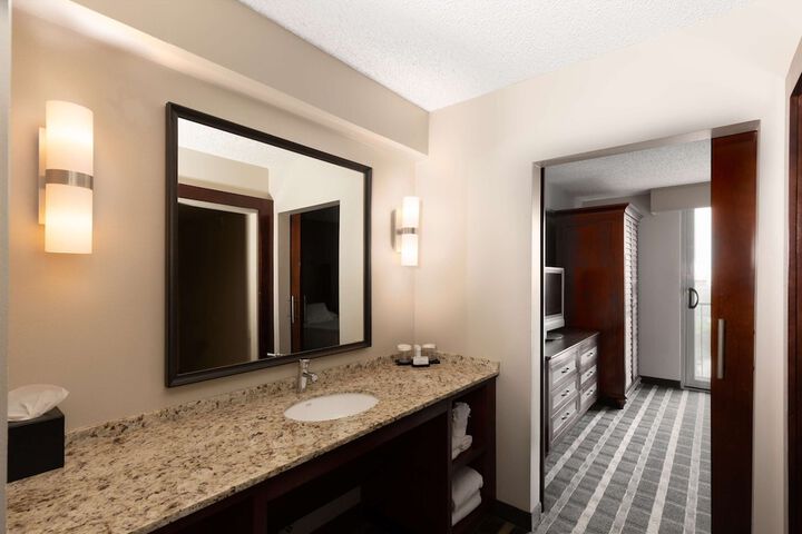 Embassy Suites by Hilton San Francisco Airport Waterfront