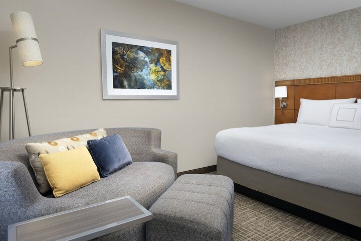 Room 11 of 72