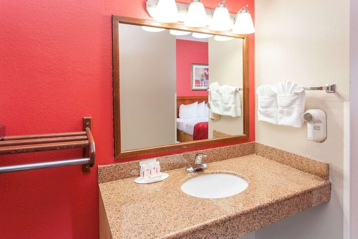 Room 19 of 26