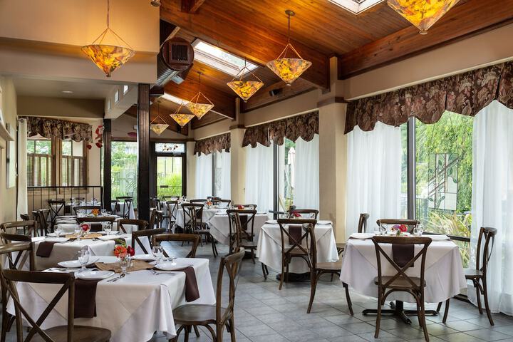 Meadowbrook Inn