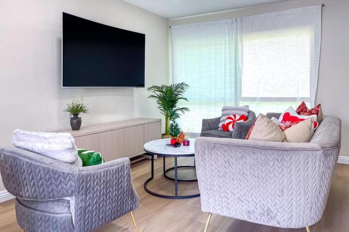 Sweet 2 bd for monthly stay! 20 mi to Disney