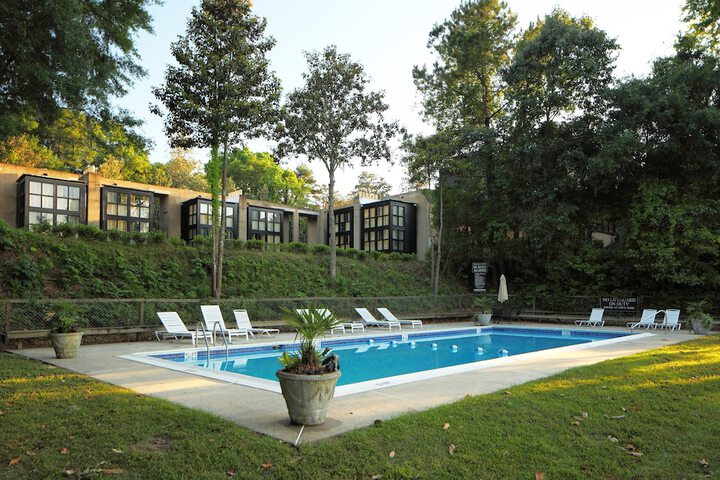 Pool 10 of 36