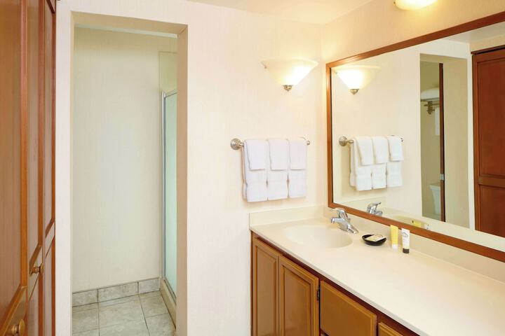 Room 105 of 188
