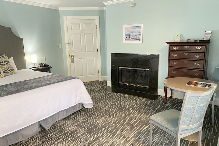 Room 65 of 103