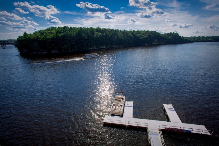 Natura Vue Resort & Boathouse