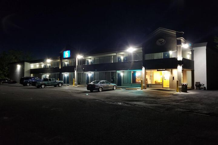 Hotel 8 of 40