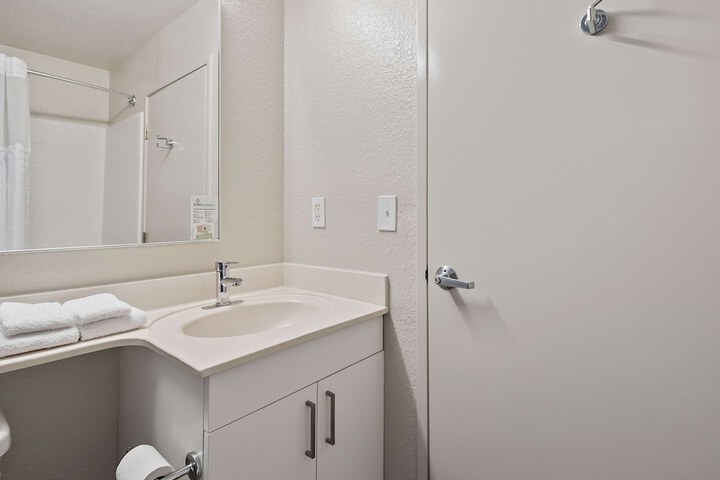 Room 53 of 57