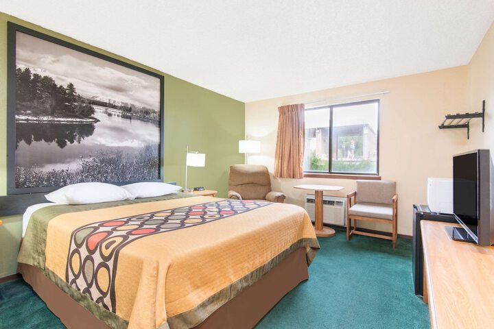 Room 18 of 27