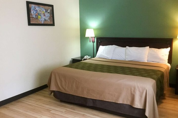 Room 9 of 19