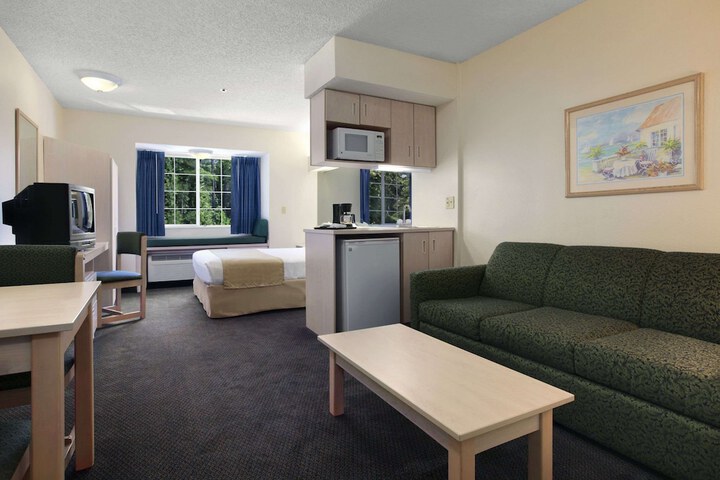 Microtel Inn & Suites by Wyndham Palm Coast I-95