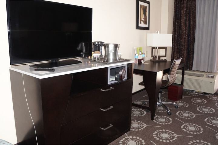 Room 15 of 36