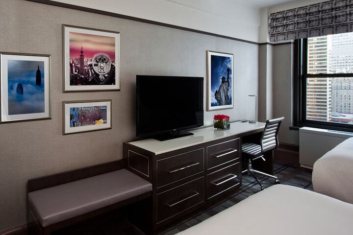 Room 12 of 27