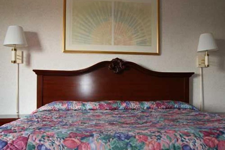 Room 15 of 32