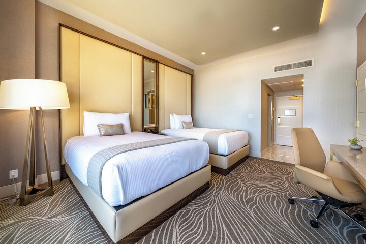 Room 44 of 107