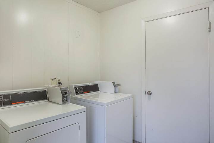 Room 18 of 27