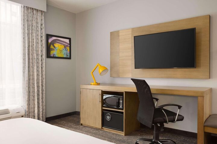 Room 10 of 23