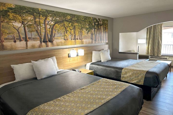 Room 12 of 47