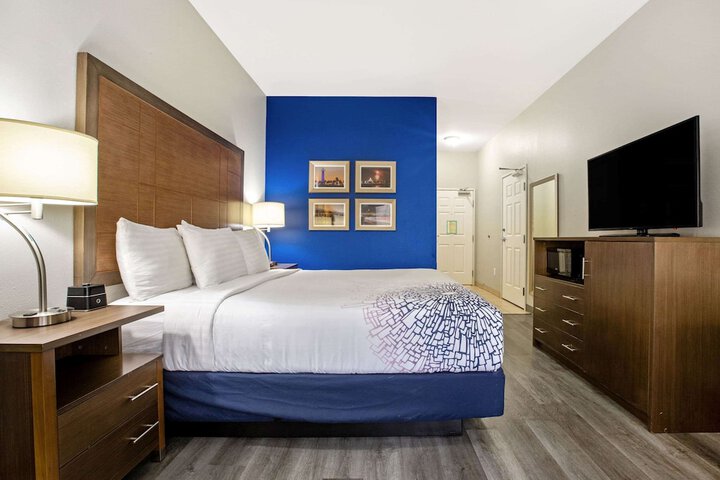Room 15 of 48