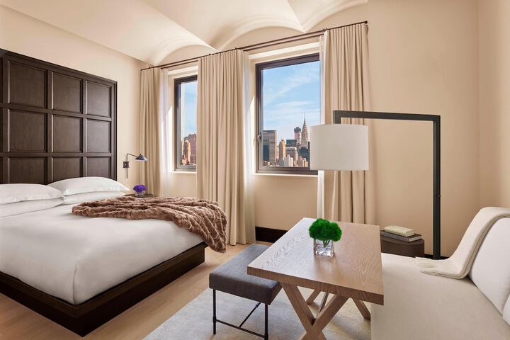 Room 34 of 61