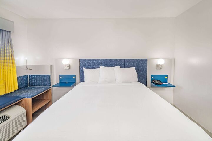 Room 28 of 36