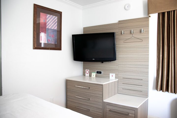 Room 37 of 42