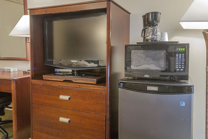 Room 12 of 25