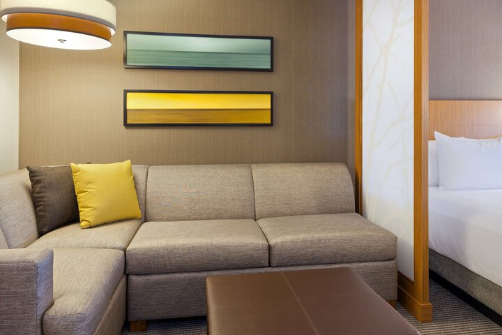Room 13 of 36