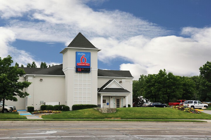 Studio 6 – Murray UT