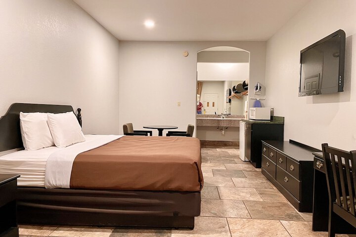 Room 16 of 39