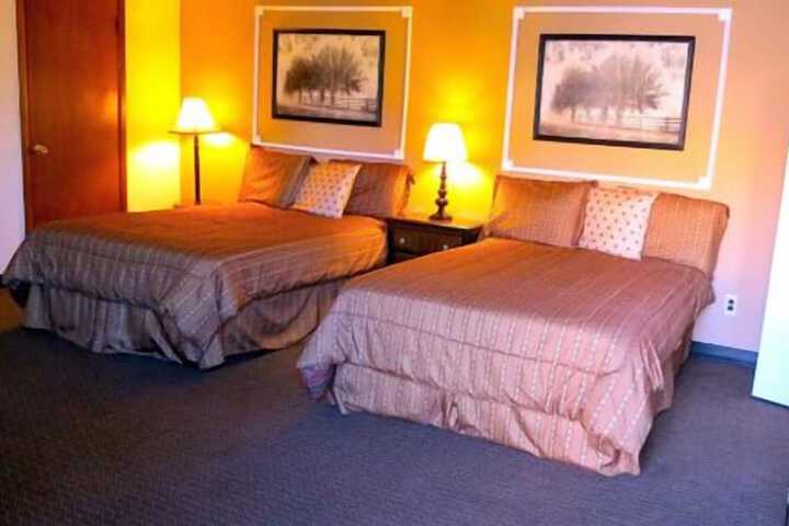Room 13 of 36