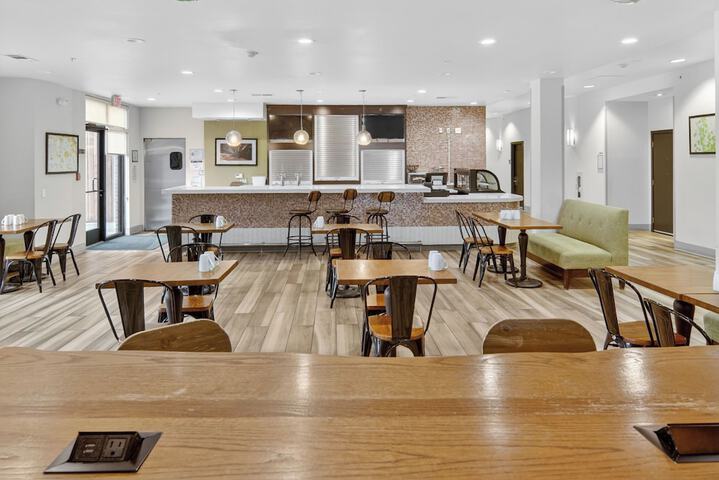 Holiday Inn & Suites Dallas-Addison by IHG
