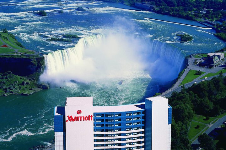 Hotel 3 of 100
