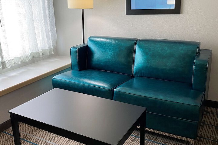 Room 10 of 22