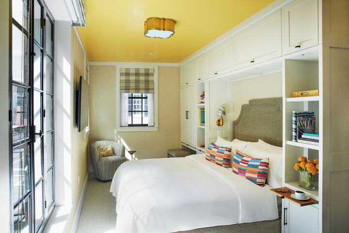 Room 16 of 32