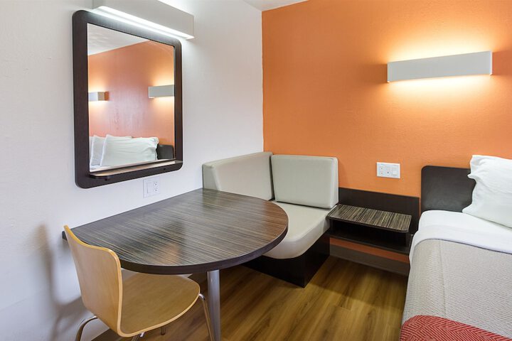 Room 15 of 32