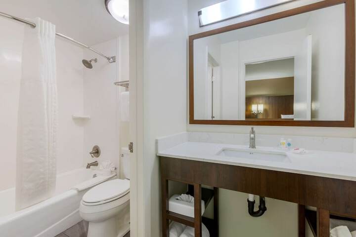 Room 19 of 28