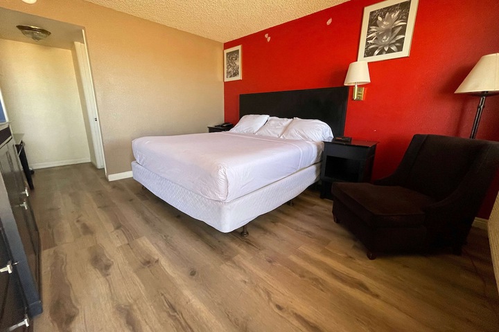 Room 16 of 26